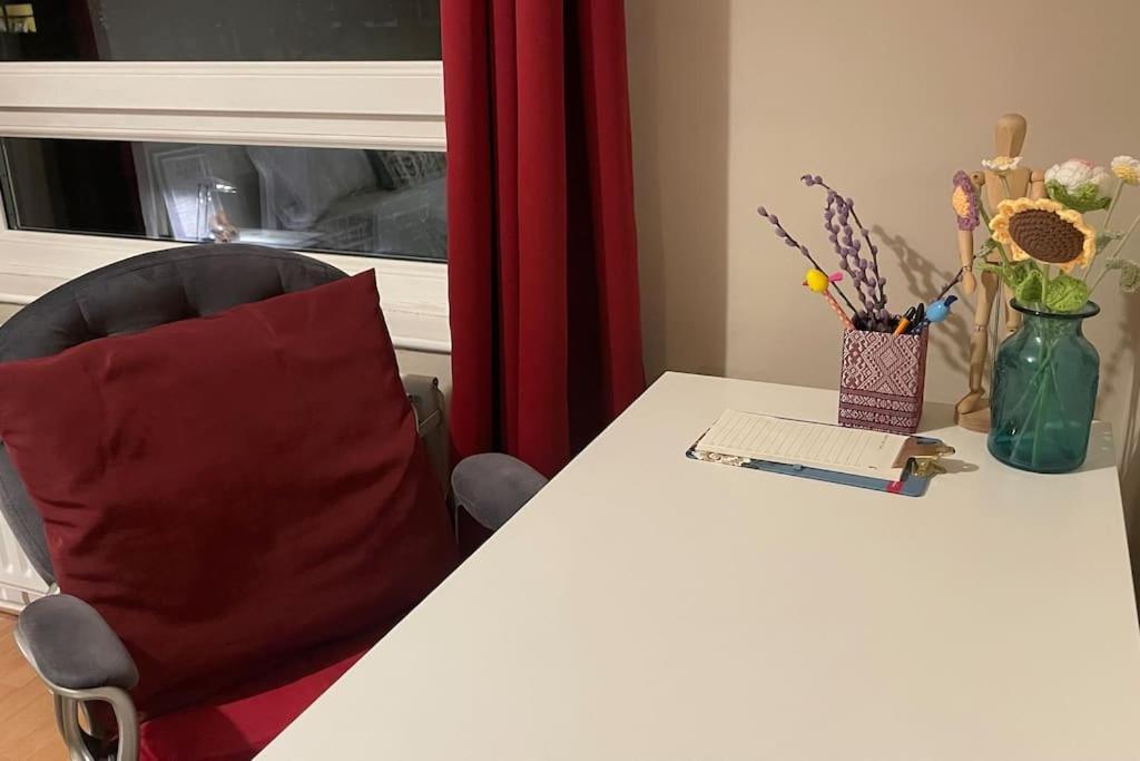 Cosy Flat For 4, Family Friendly, Private Parking, Close To Central Londres Extérieur photo